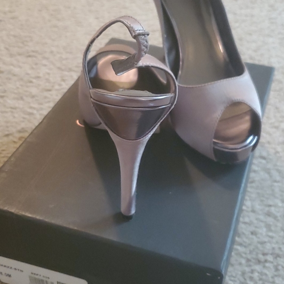 Glint 'Chazz' Pewter Satin Pump - Picture 3 of 8
